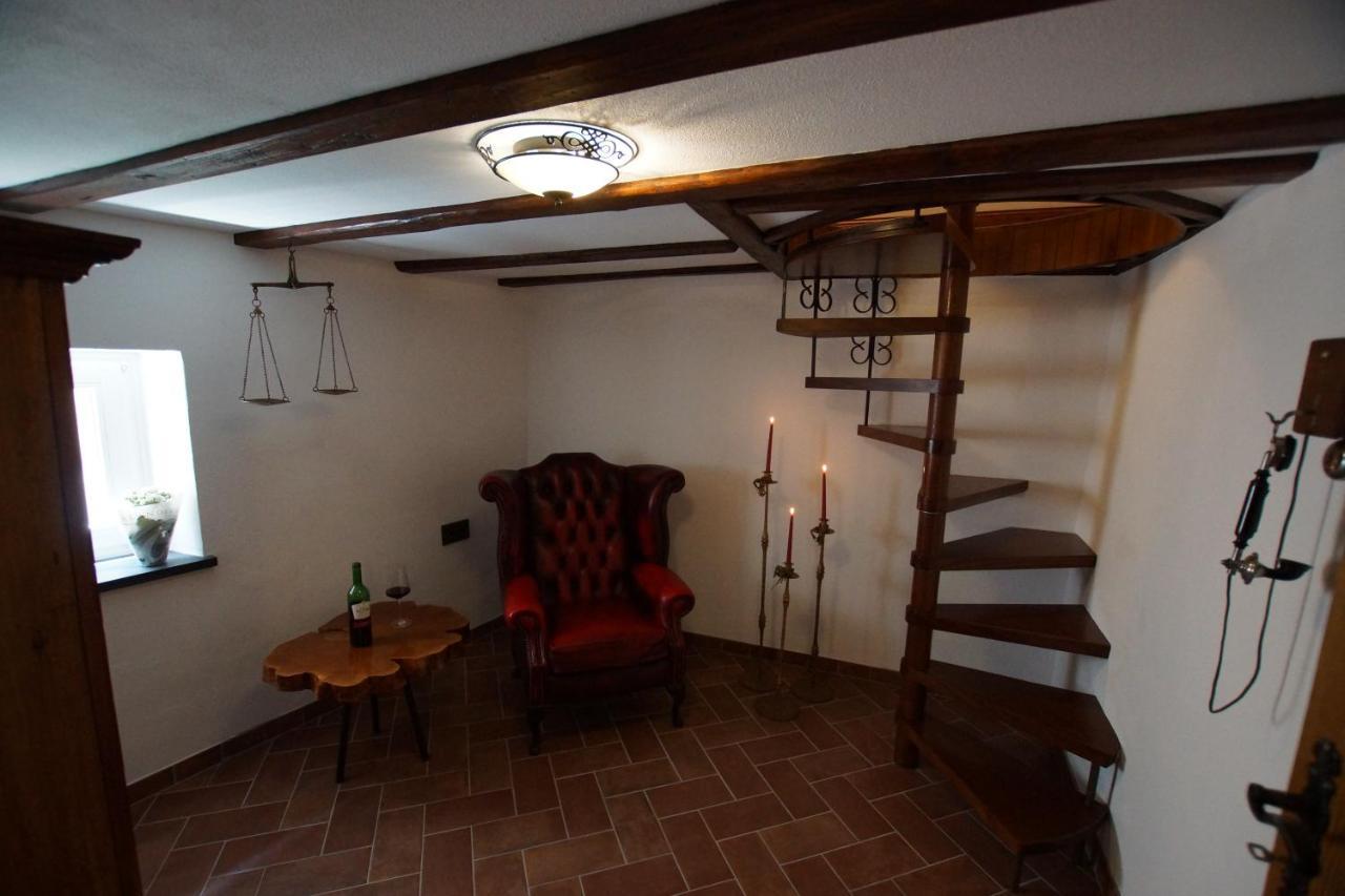 Altes Faehrhaus An Der Mosel Anno1633 Apartman Traben-Trarbach Kültér fotó