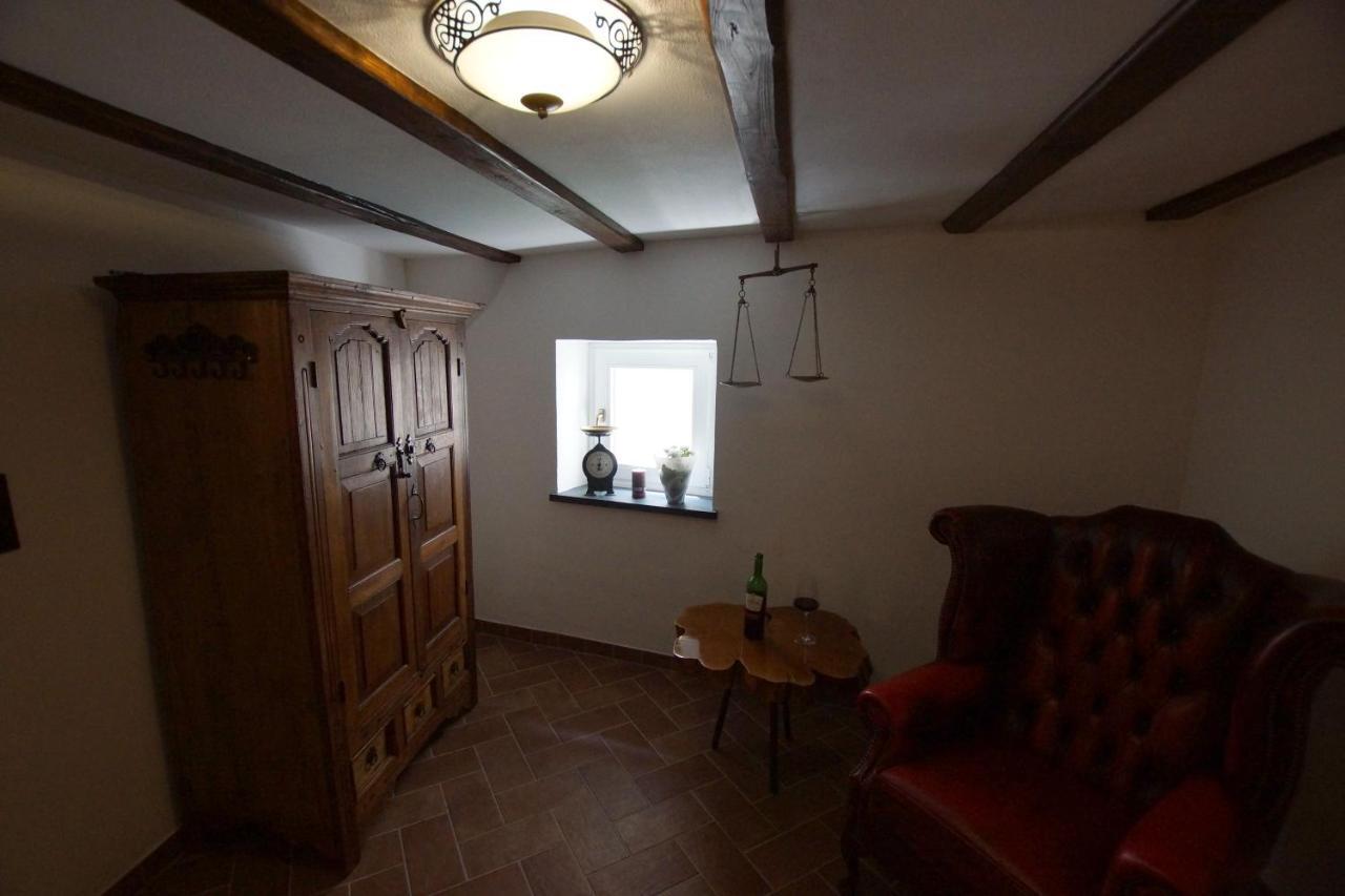 Altes Faehrhaus An Der Mosel Anno1633 Apartman Traben-Trarbach Kültér fotó