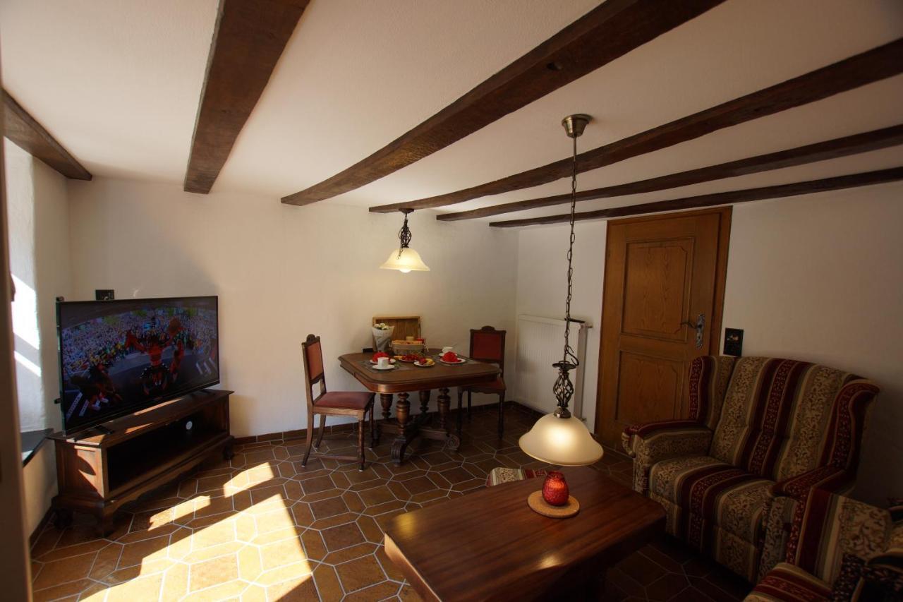 Altes Faehrhaus An Der Mosel Anno1633 Apartman Traben-Trarbach Kültér fotó
